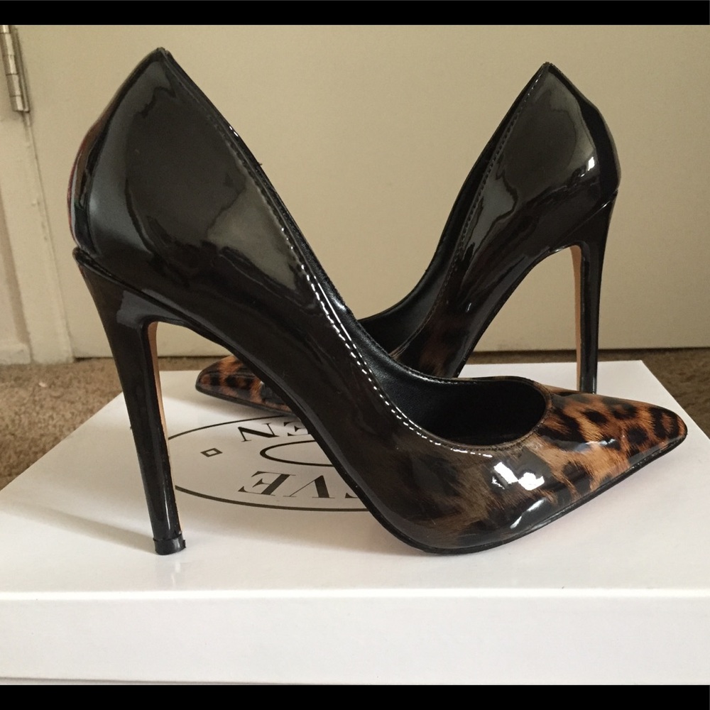 Black Leopard Steve Madden  high heel shoes(5 1/2)